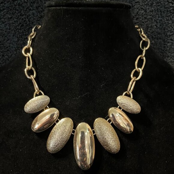 Bill Blass Gold Tone Necklace - Picture 1 of 3
